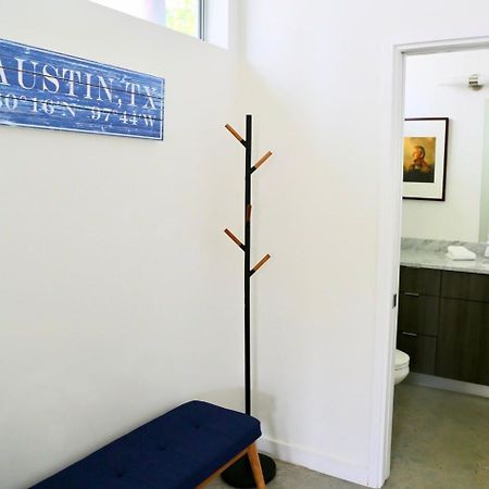 Stunning Modern Home W Pool & Hot Tub In Dt Austin Exterior photo