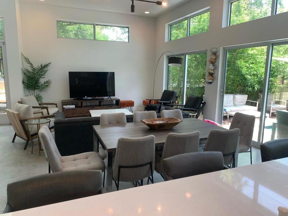 Stunning Modern Home W Pool & Hot Tub In Dt Austin Exterior photo