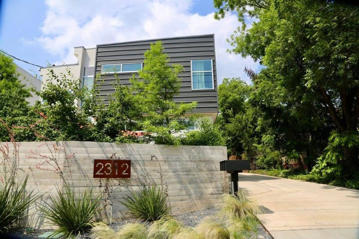 Stunning Modern Home W Pool & Hot Tub In Dt Austin Exterior photo