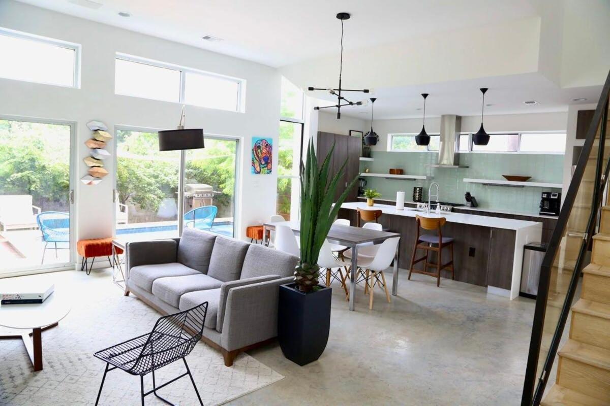 Stunning Modern Home W Pool & Hot Tub In Dt Austin Exterior photo