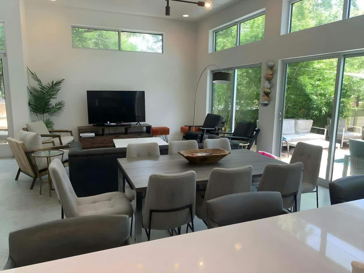 Stunning Modern Home W Pool & Hot Tub In Dt Austin Exterior photo